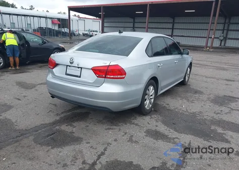 2015 Volkswagen Passat 1.8T Wolfsburg Edition из США, поврежденный, VIN 1VWAS7A33FC019839